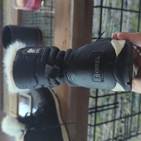 Women's Sorel Snow Boots - Picture 4 of 5